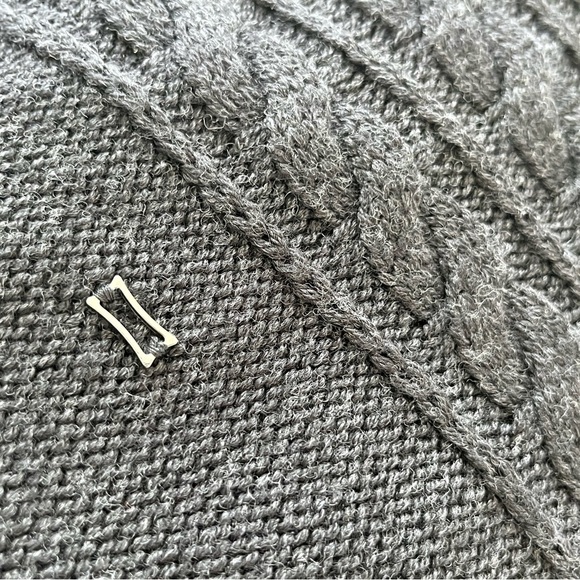 Kit & Ace CABLEKNIT MERINO TURTLENECK SWEATER - Heather Black - Picture 14 of 14